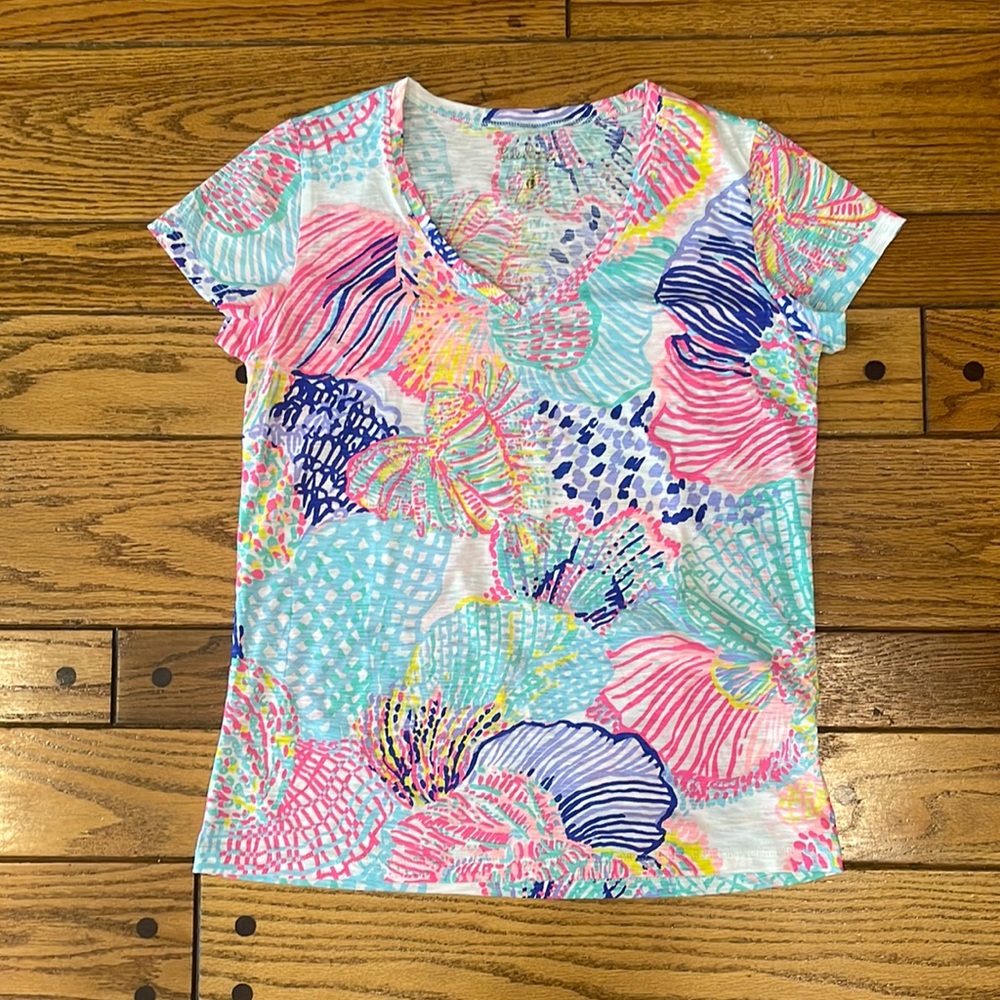Multicolored Lily Pulitzer V-neck, Medium